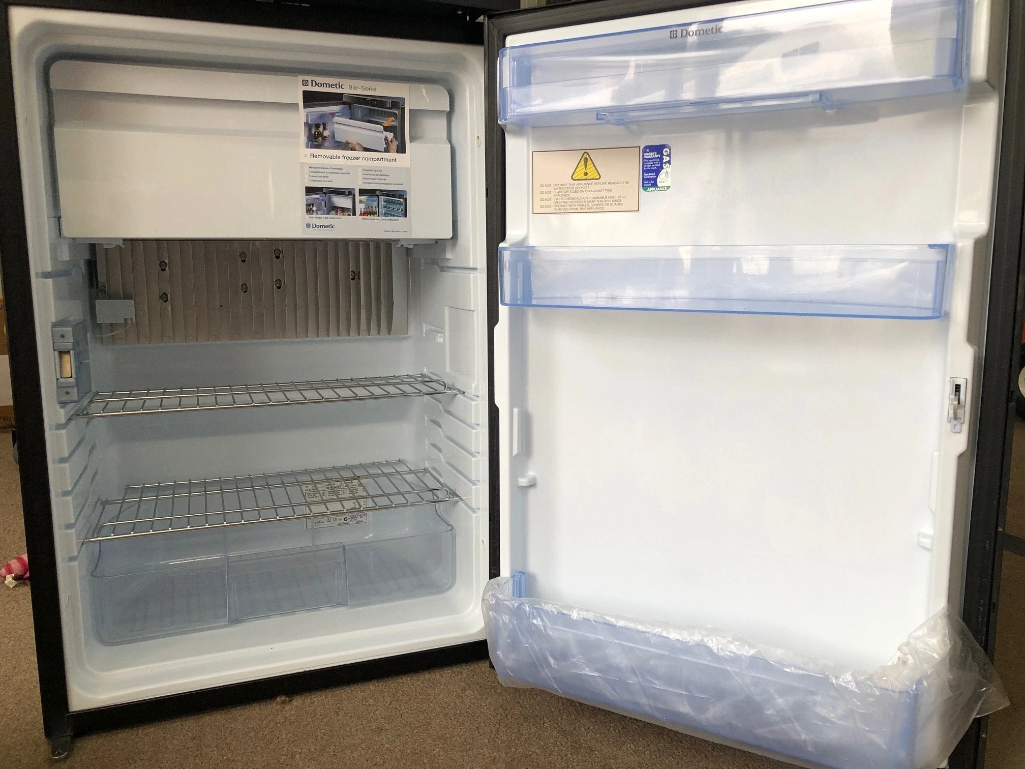 Dometic RM8501 106lt 3-way Fridge - Second Hand Fridge - Last One 5 Dometic RM8501 106lt 3-way Fridge - Second Hand Fridge - Last One - Image 3
